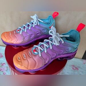 Nike Air VaporMax Plus Gradient Sneakers Multi Color size 6 NWOB